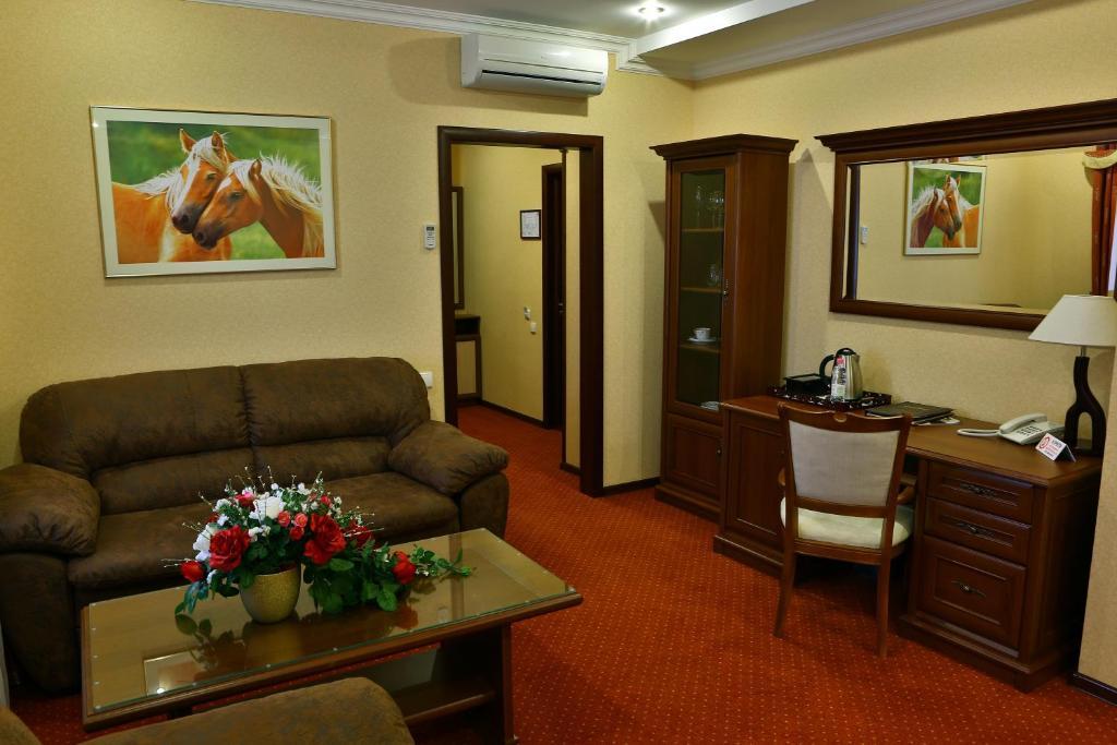 Hotel Ukraine Riwne Zimmer foto